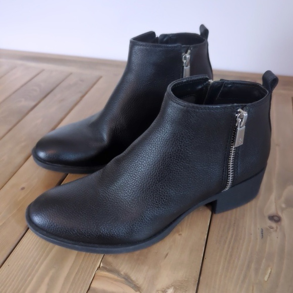 Kenneth Cole Black Leather Ankle Boots